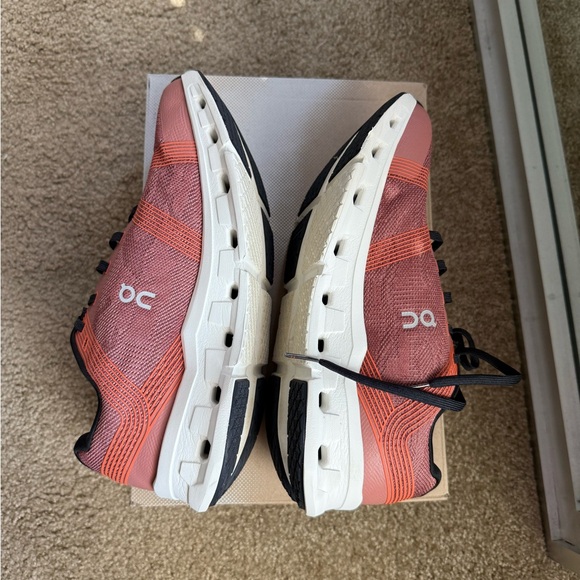 On Running' CloudGo Wide Shoes - Picture 7 of 13